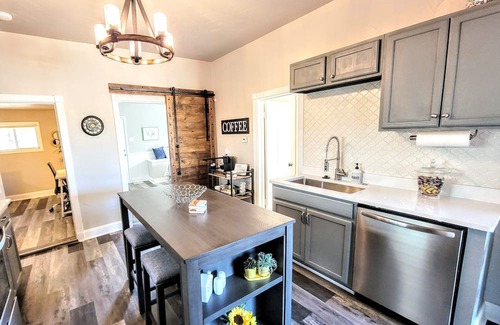 Pueblo House | Top-Rated Bungalow in Pueblo with Spa & Hot Tub
