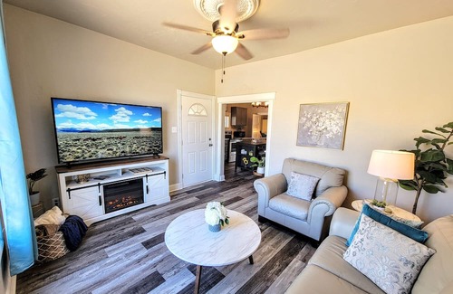 Pueblo House | Top-Rated Bungalow in Pueblo with Spa & Hot Tub