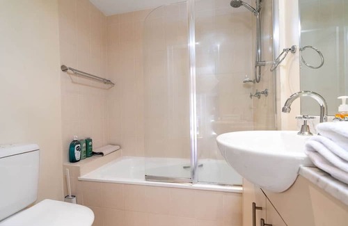 Turner Apartment | Convenient 1BR APT in the Heart of the City for Families