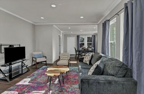 West Columbia Cottage | Charming 3 Bedroom Retreat Near USC and Downtown Columbia