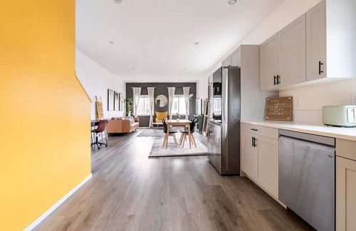 West Hills House | Guest Rated 10/10: Kings Landing - Family & Pet Friendly Stay