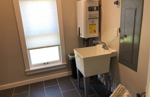 Bloomington Other | Renovated Farmhouse Near Indiana University & Scenic Parks