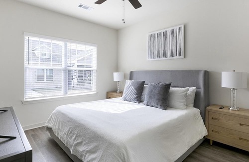 Fort Worth Apartment | Contemporary Apartment with Kitchen in Central Location