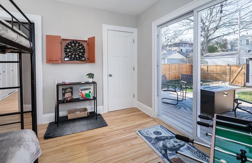 Northrop House | Top-Rated Nokomis Nirvana: Family-Friendly Retreat in MPLS