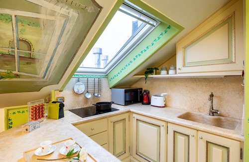 Loreto Apartment | Casa Vintage with Terrace, Free WiFi & Spa Amenities