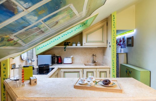 Loreto Apartment | Casa Vintage with Terrace, Free WiFi & Spa Amenities
