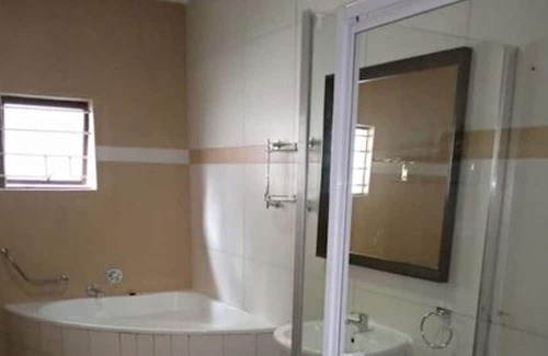 Lusaka House | 3 bedrooms exclusive house in Northmead