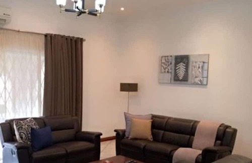 Lusaka House | 3 bedrooms exclusive house in Northmead