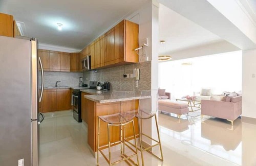 Santo Domingo Este Apartment | Family-Friendly Rose Crown with Gym and Fast Wi-Fi