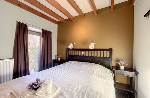 Steenkerke House | Blauwhof - Cozy Room with Breakfast & Pet-Friendly Amenities