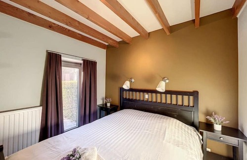 Steenkerke House | Blauwhof - Cozy Room with Breakfast & Pet-Friendly Amenities