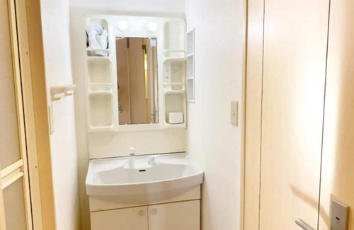 Nishigotanda Apartment | Elegant Top Floor Suite Near Meguro and Shinagawa, Tokyo