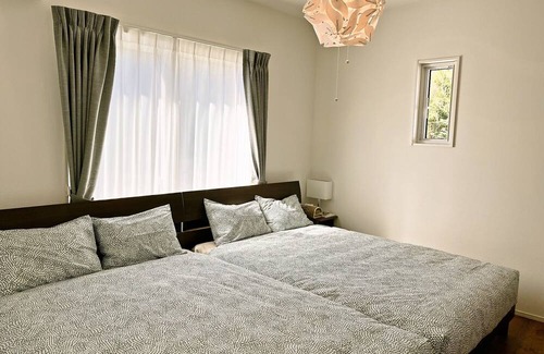 Ichinomiya House | Enjoy illuminations palm trees the majestic sea / Choseigun Chiba