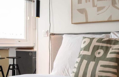 Hellemmes-Lille Apartment | Convenient Lille Hellemmes Studio with Parking Available