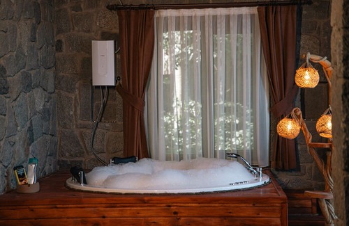 Ayder Villa | Experience Efsun Taş Konak: Family & Pet-Friendly Retreat