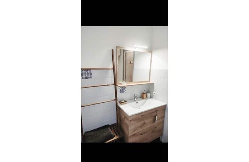 Alco Condo | Cozy Studio Coconing: Ideal for Families and Budget Travelers
