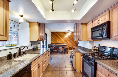 Laughlin House | Relaxing Retreat w/ Pool, Just Minutes from Big Bend!