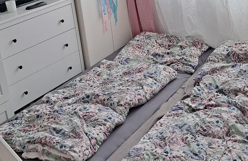 Biesdorf Apartment | Gemütliche Wohnung für Familien nur 15 Minuten vom Berliner Tierpark Entfernt
