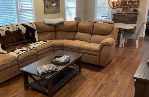 Westover House | Pet Friendly 2-Bed Home with Fenced Yard & High Guest Rating