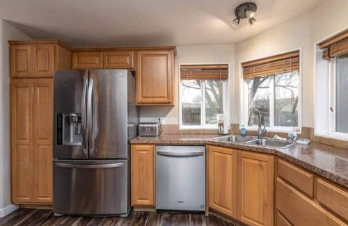 Benton City Cottage | Discover Heart of Red Mountain in Beautiful Wine Country
