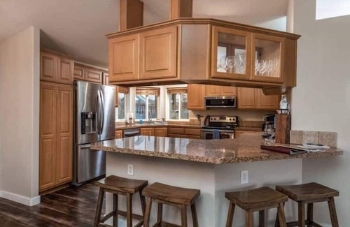 Benton City Cottage | Discover Heart of Red Mountain in Beautiful Wine Country