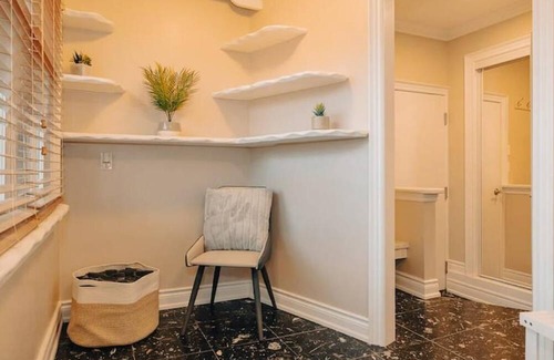 Georgina House | Waterfront Paradise Isle Retreat w/ Hot Tub!