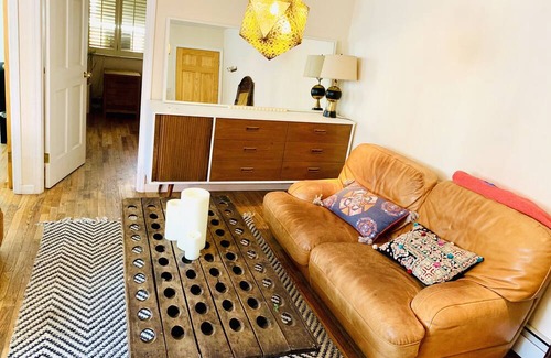 Chinatown Apartment | Two Bedroom in a townhouse with a patio in Nolita!