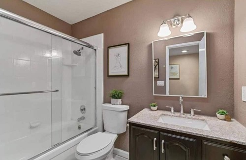 Auburn House | Cozy 2 Bedroom House in Auburn - Perfect for Families & Pets