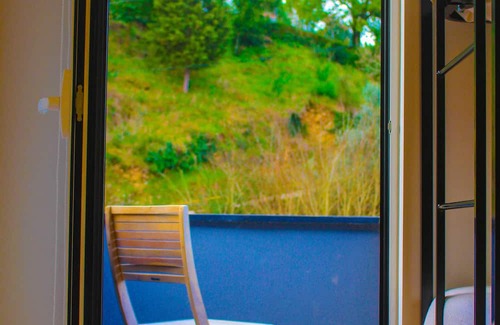 Gois Cottage | Relaxing Getaway Near River Beach with Group Room Options