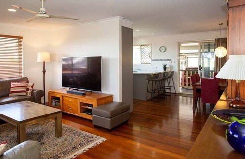 Caloundra House | Entire 4Brm Family Home 900m to beach! Caloundra