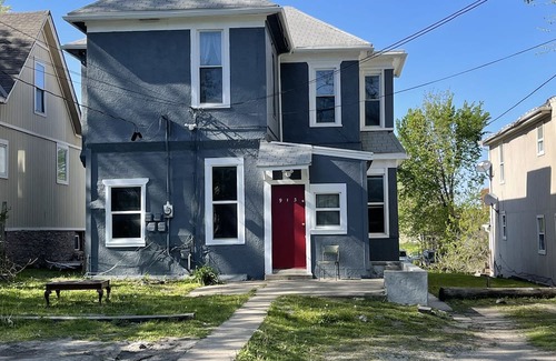 Riverview Apartment | Charming Studio Retreat in Strawberry Hill - Family Friendly
