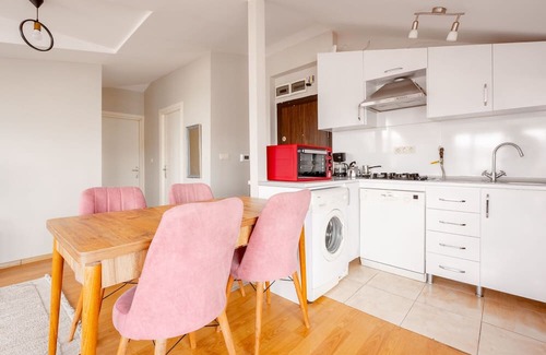 Maltepe Apartment | Cozy Flat Just 7 Minutes from the Coast in Suadiye