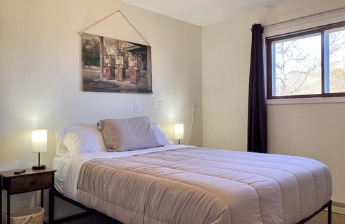 Trempealeau House | Scenic Trempealeau Retreat: Family-Friendly Getaway