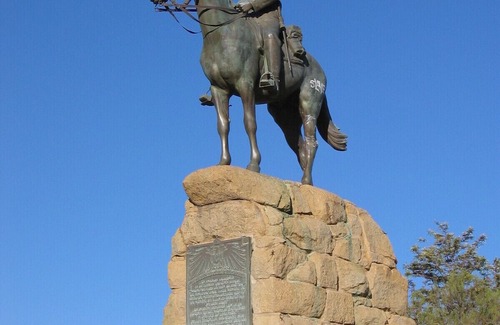 Windhoek House | Explore Avis Dam Nature Reserve! Onsite Pools, 2 Chalets w/ Kitchenette & Patio!