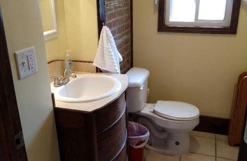 Atchison House | Ideal Family Retreat Near Benedictine College Campus