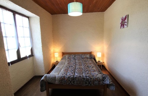 Sainte-Colome House | Inviting Maison DU Devant - Family-Friendly Getaway