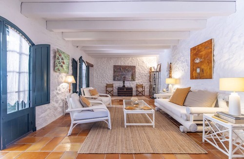 Mahon Villa | Discover Villa 'Es Patrons': Mountain View & Pool Amenities