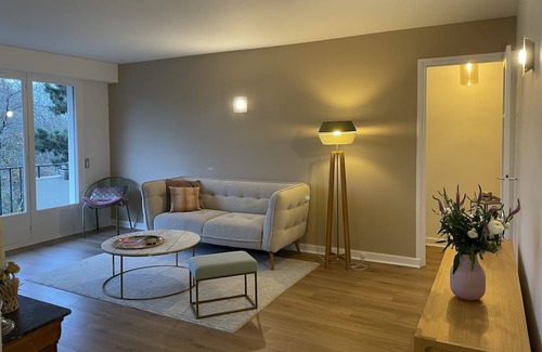 Picpus Apartment | Elegant Apartment with Tree Views Just Minutes from Paris