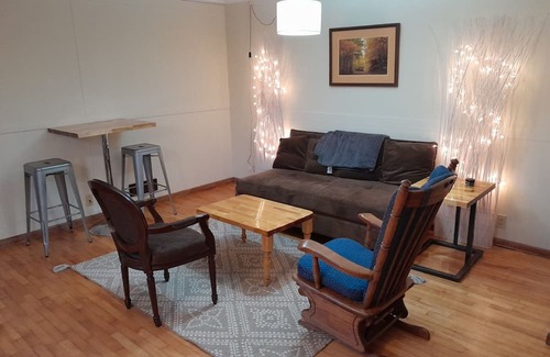 Mora House | Cozy Home with Ocean View in Quaint Small Town