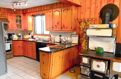 Les Pays-d'en-Haut Regional County Municipality Ski Chalet | Pet-Friendly 4 Br St-Sauveur Chalet with Pool & Spa