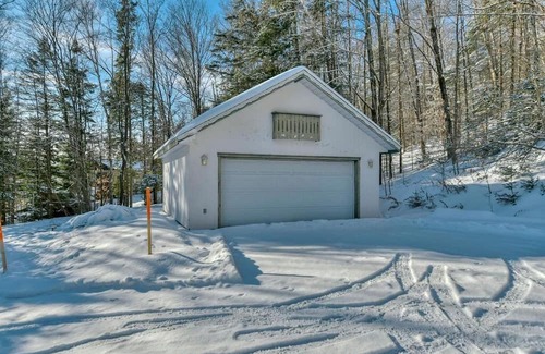 Les Pays-d'en-Haut Regional County Municipality Ski Chalet | Pet-Friendly 4 Br St-Sauveur Chalet with Pool & Spa