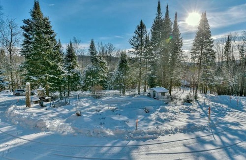 Les Pays-d'en-Haut Regional County Municipality Ski Chalet | Pet-Friendly 4 Br St-Sauveur Chalet with Pool & Spa