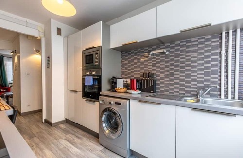 La Gare Apartment | Family-Friendly Stay at Gare Albert et Élizabeth F2