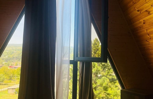 Tsromi Ski Chalet | Welcome to House of Memories: Family-Friendly Retreat