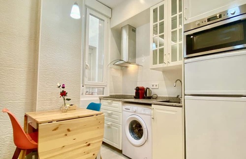 Centro Apartment | Discover Puerta del Sol Center - Ideal for Families