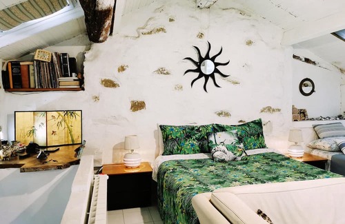 Latte Apartment | Cozy Oceanfront Apartment with Breathtaking Sea Views