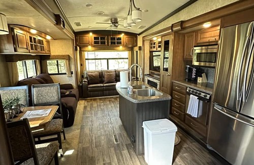 Ringold RV Rental | Inviting Lake View Retreat Near Hochatown - Pet Friendly!