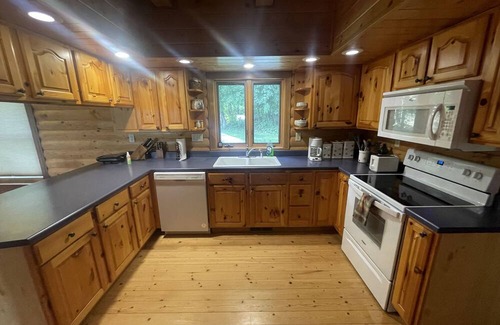 Moe Cabin | Family-Friendly Retreat at Tall Timbers Lodge