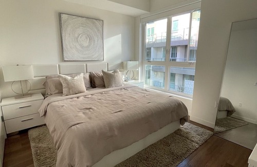 Glendale Apartment | Inviting Family Retreat by Magic Mountain - Memorable Getaway