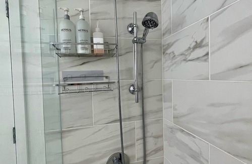 Glendale Apartment | Inviting Family Retreat by Magic Mountain - Memorable Getaway